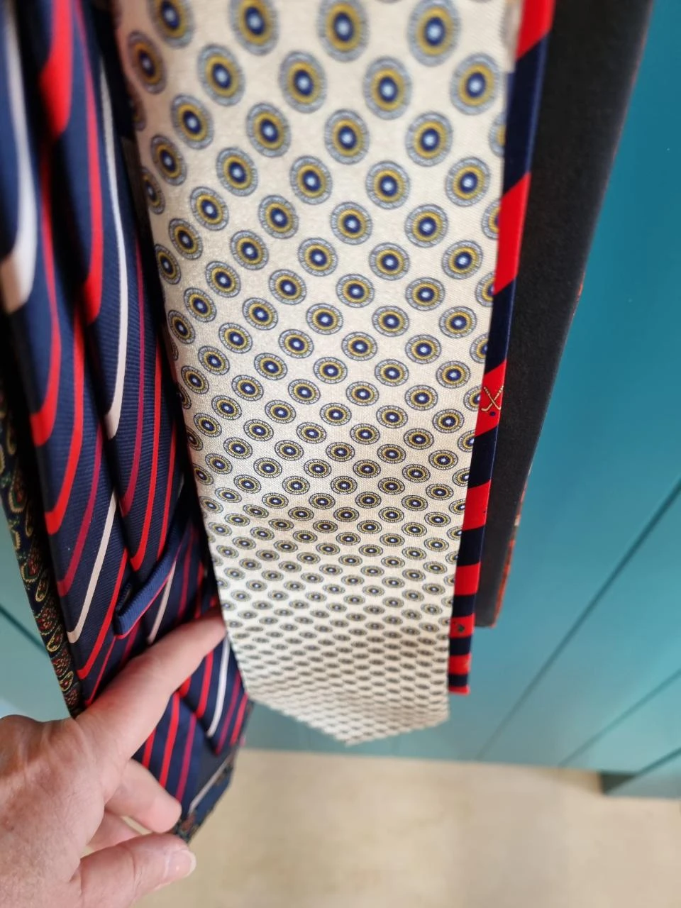 Luxury tie rack with 14 pure silk ties – photo 9